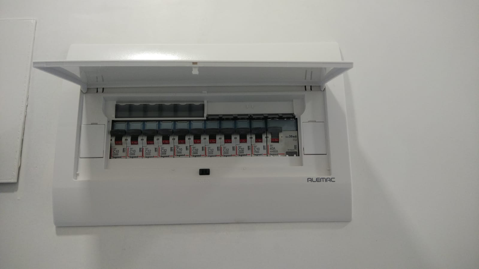 Amelio Winspace exterior image 5